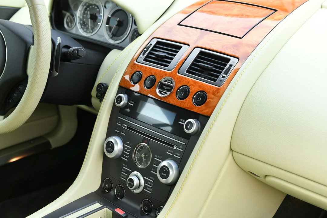 2010 Aston Martin V8 Vantage (2006-2017) - Image 25 of 31