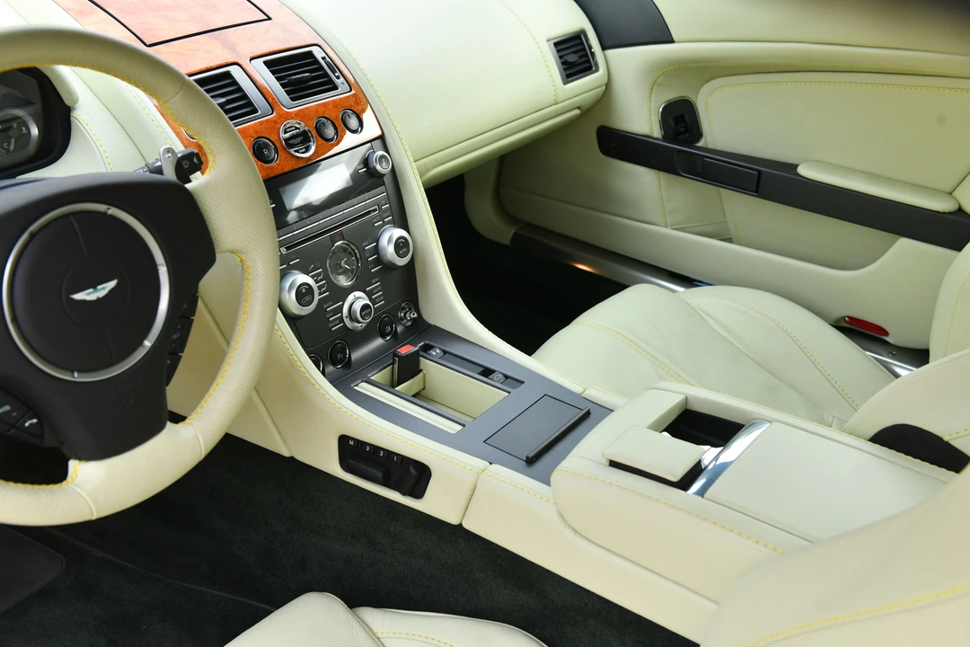 2010 Aston Martin V8 Vantage (2006-2017) - Image 22 of 31