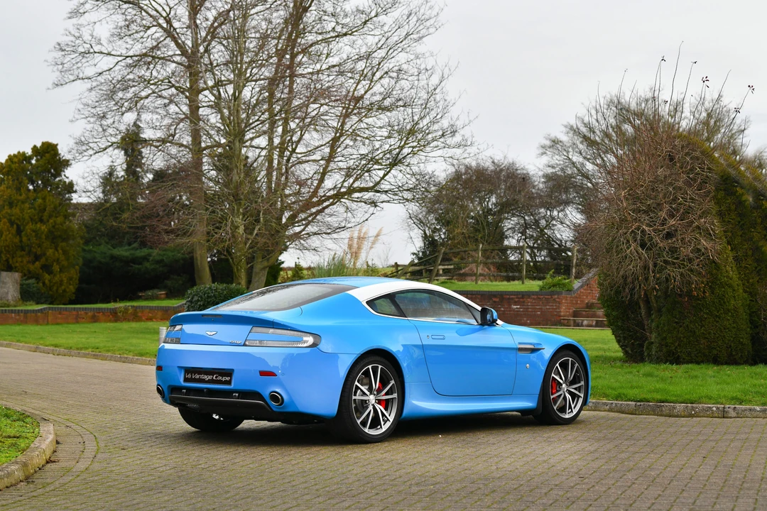 2010 Aston Martin V8 Vantage (2006-2017) - Image 9 of 31