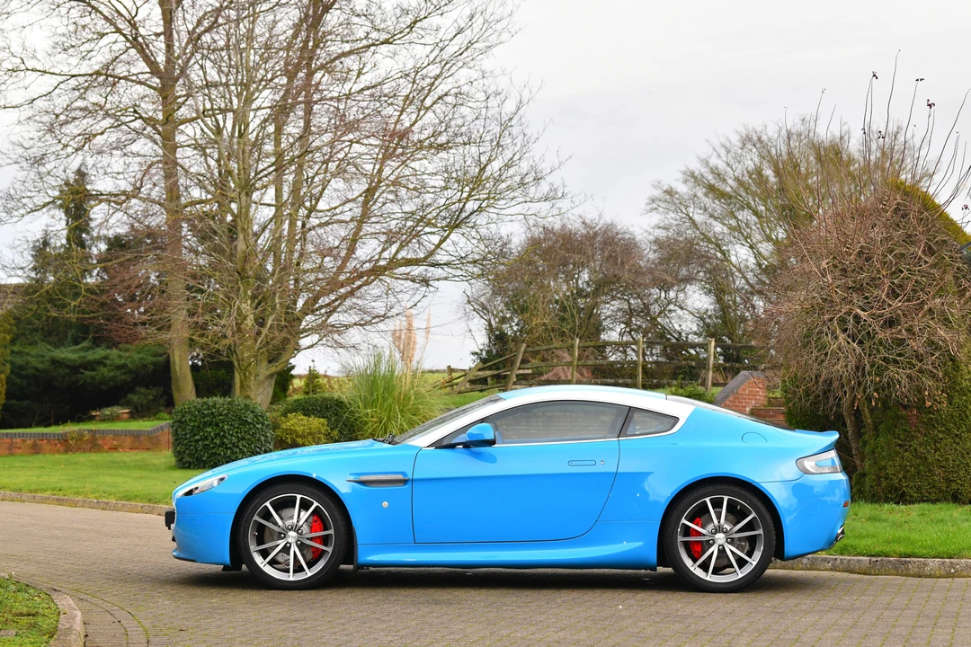 2010 Aston Martin V8 Vantage (2006-2017) - Image 13 of 31