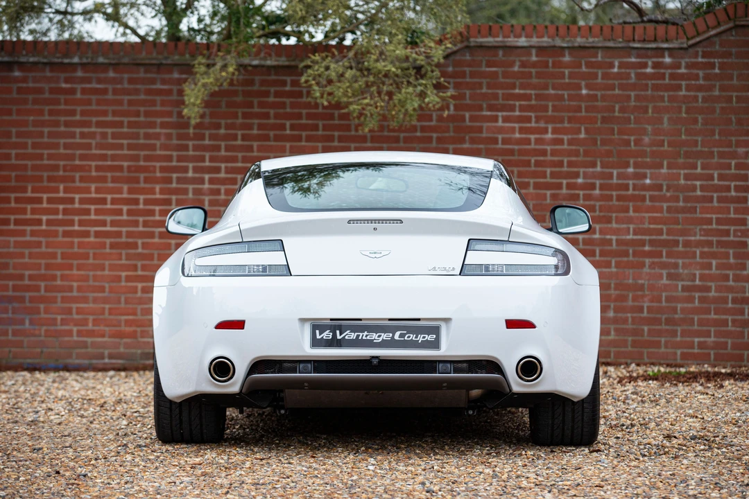 2010 Aston Martin V8 Vantage (2006-2017) - Image 10 of 31