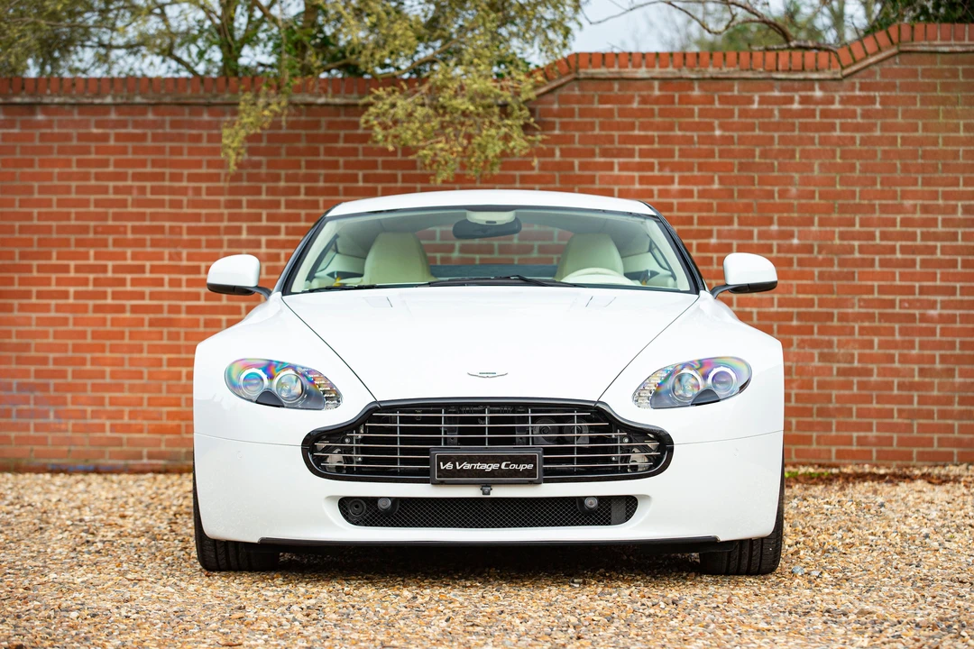 2010 Aston Martin V8 Vantage (2006-2017) - Image 11 of 31