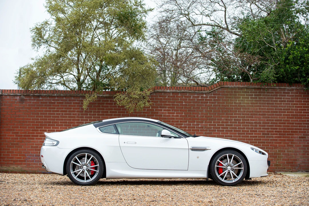 2010 Aston Martin V8 Vantage (2006-2017) - Image 8 of 31