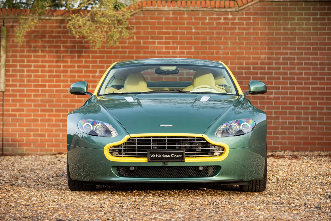 2010 Aston Martin V8 Vantage (2006-2017) - Image 15 of 31