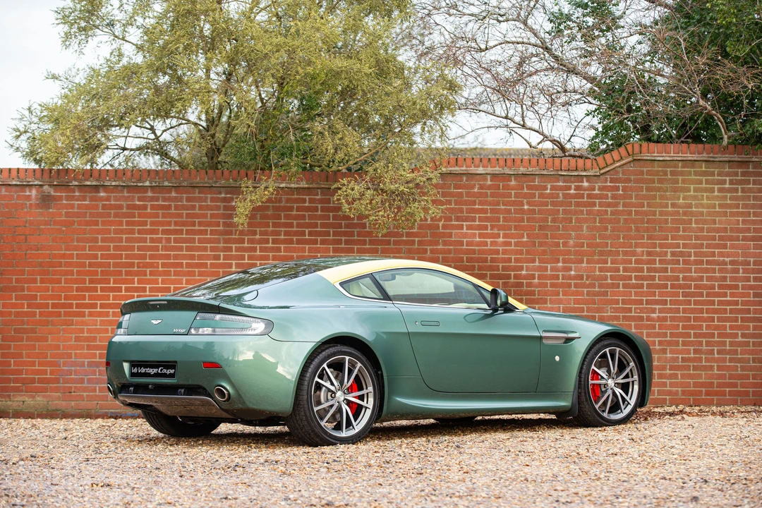 2010 Aston Martin V8 Vantage (2006-2017) - Image 10 of 31