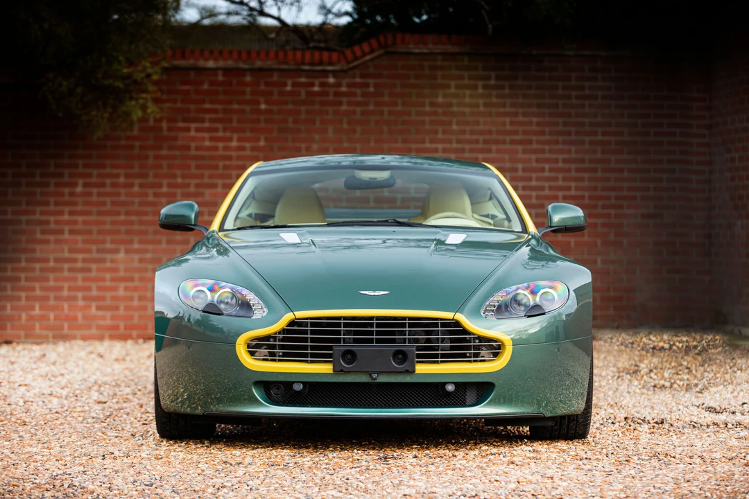 2010 Aston Martin V8 Vantage (2006-2017) - Image 13 of 31