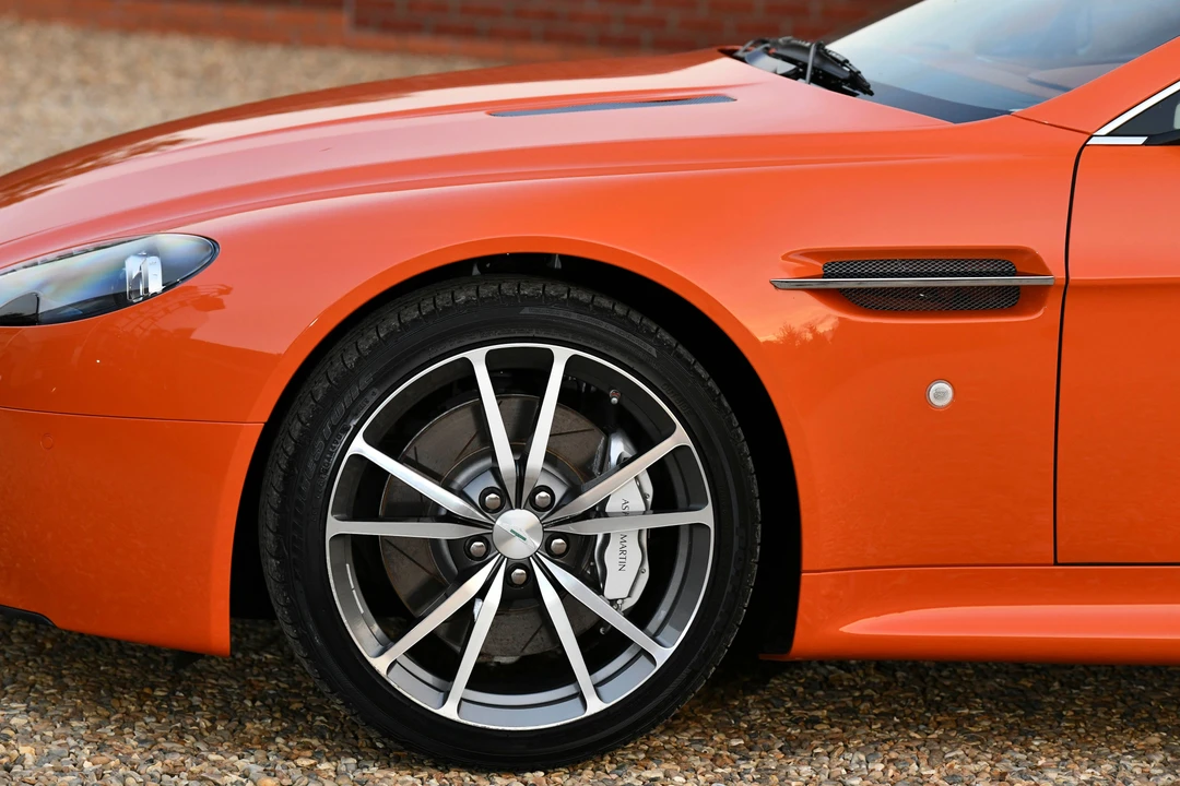 2010 Aston Martin V8 Vantage (2006-2017) - Image 24 of 31