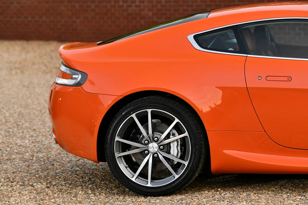 2010 Aston Martin V8 Vantage (2006-2017) - Image 9 of 31