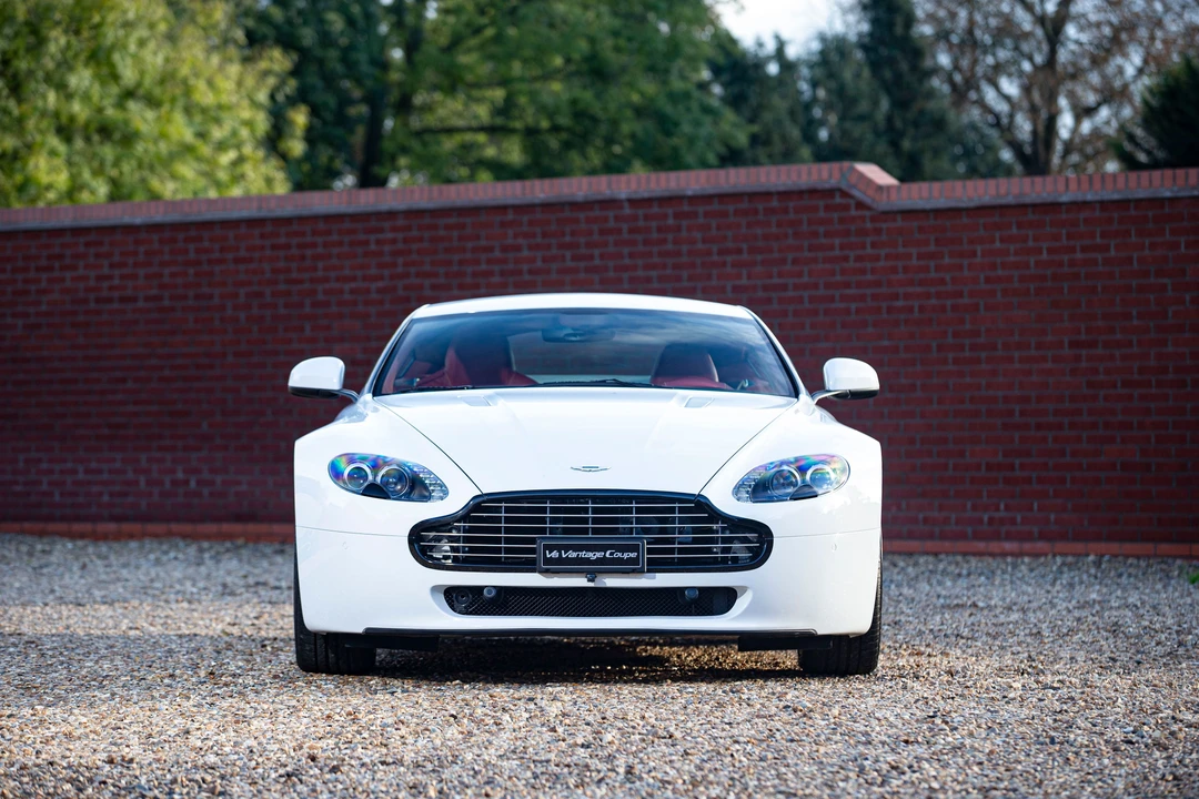 2010 Aston Martin V8 Vantage (2006-2017) - Image 12 of 19