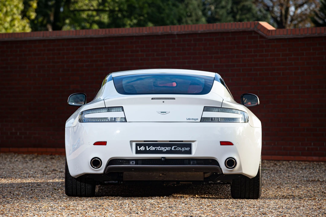 2010 Aston Martin V8 Vantage (2006-2017) - Image 7 of 19