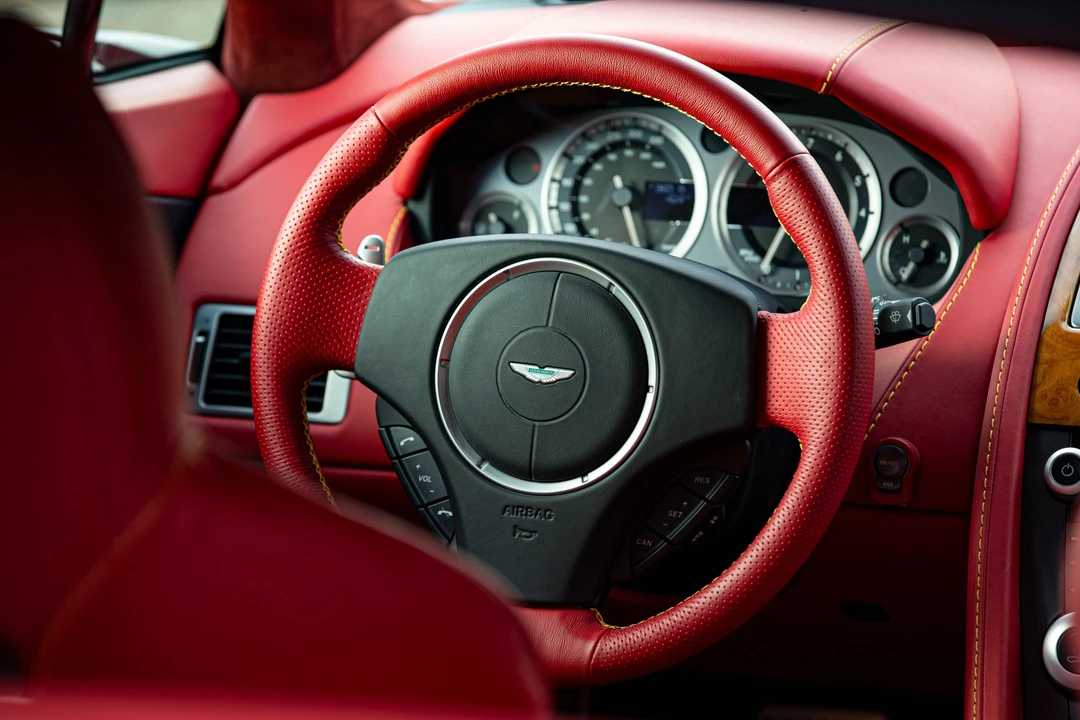 2010 Aston Martin V8 Vantage (2006-2017) - Image 6 of 19