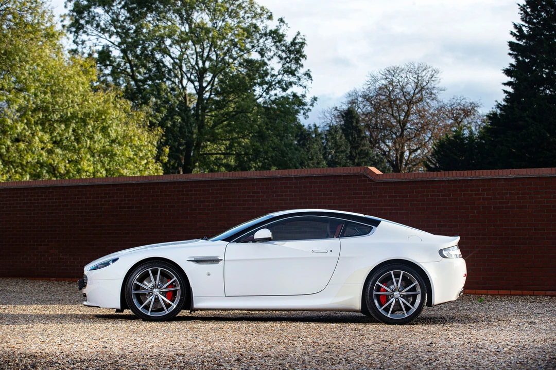 2010 Aston Martin V8 Vantage (2006-2017) - Image 8 of 19