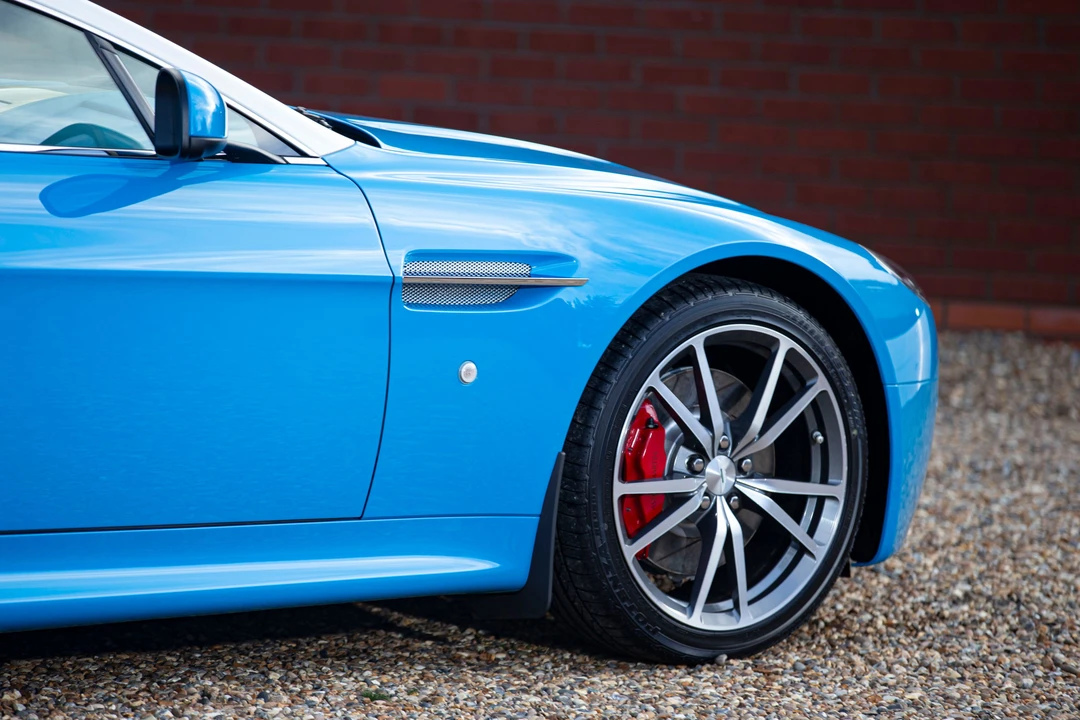 2010 Aston Martin V8 Vantage (2006-2017) - Image 9 of 21