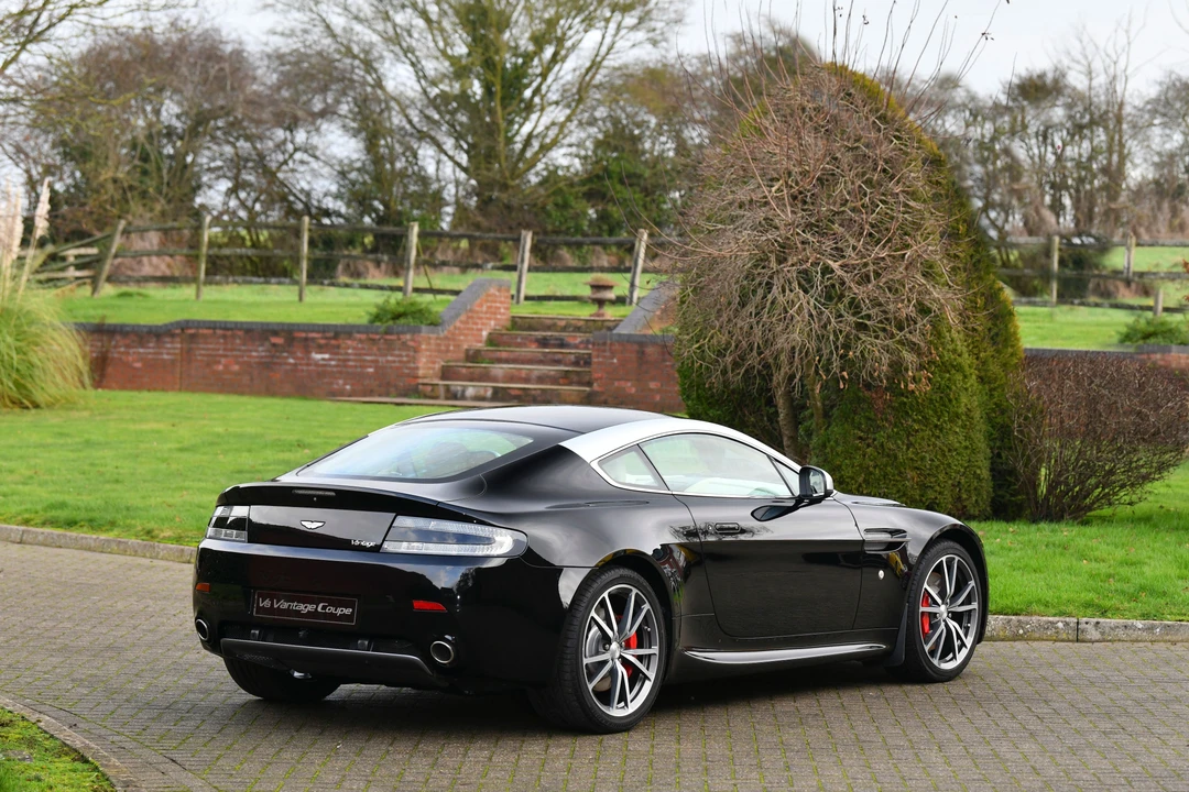 2010 Aston Martin V8 Vantage (2006-2017) - Image 12 of 31