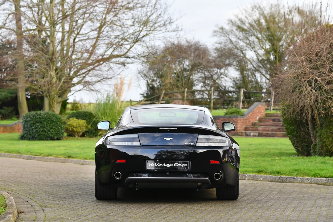 2010 Aston Martin V8 Vantage (2006-2017) - Image 19 of 31