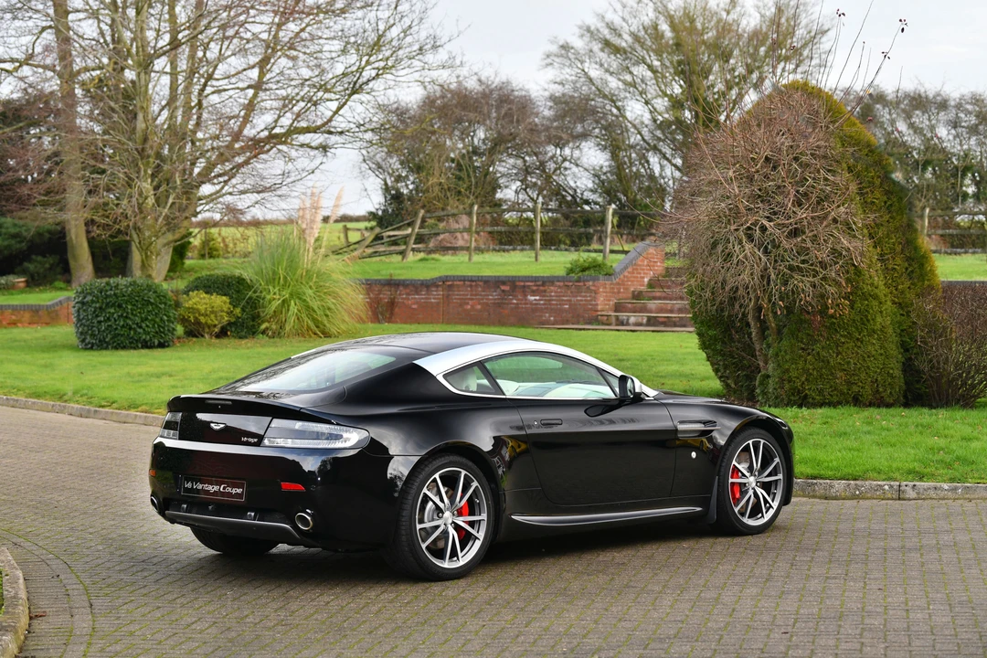 2010 Aston Martin V8 Vantage (2006-2017) - Image 11 of 31
