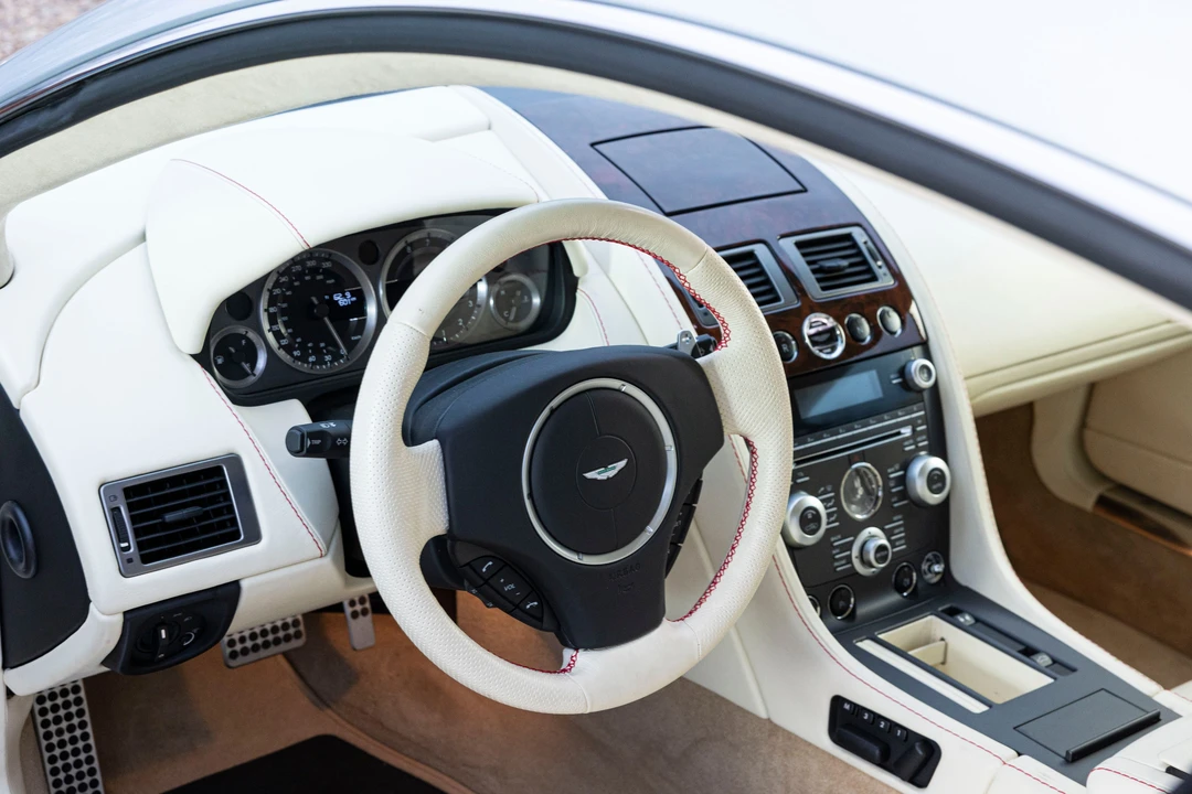 2010 Aston Martin V8 Vantage (2006-2017) - Image 27 of 31