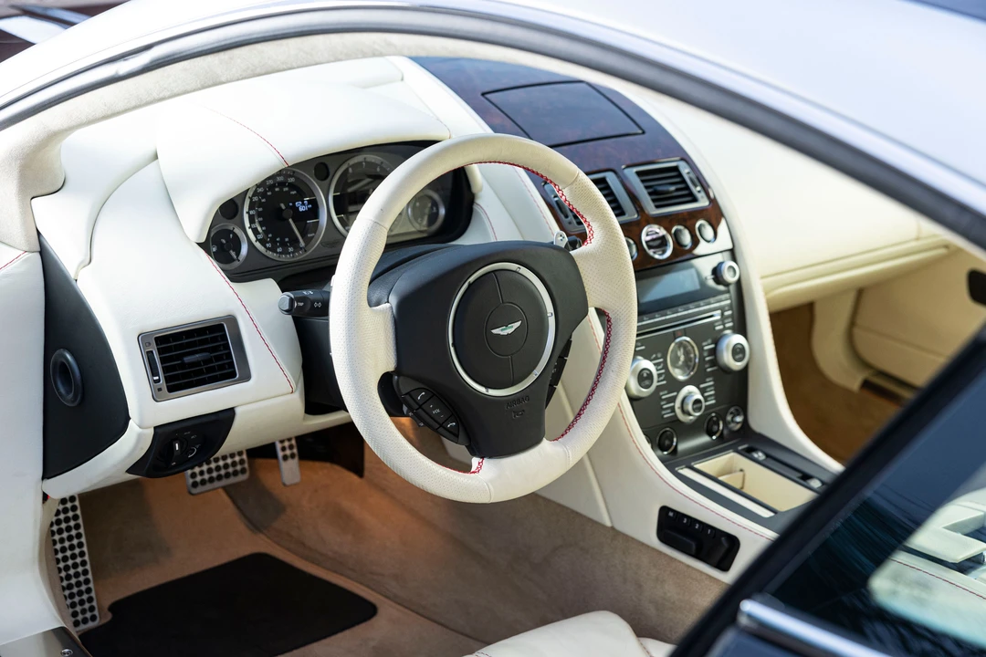 2010 Aston Martin V8 Vantage (2006-2017) - Image 25 of 31