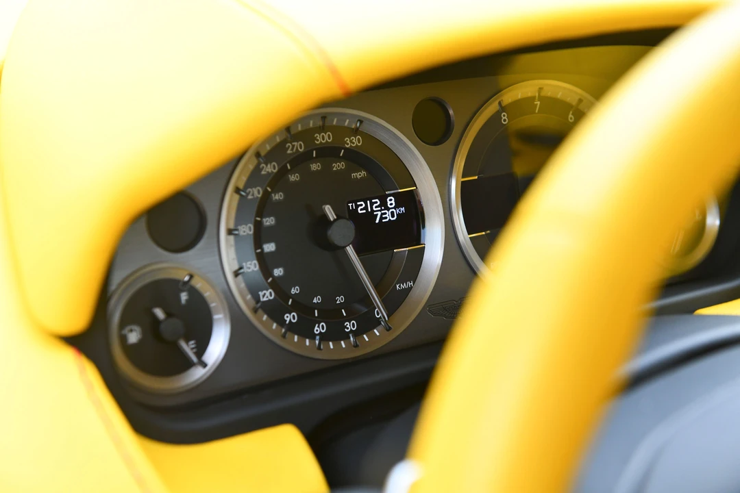 2010 Aston Martin V8 Vantage (2006-2017) - Image 15 of 31