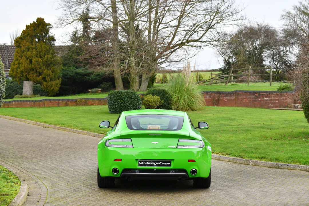 2010 Aston Martin V8 Vantage (2006-2017) - Image 12 of 30