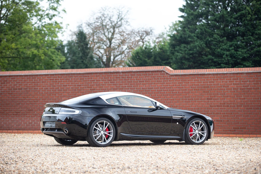 2010 Aston Martin V8 Vantage (2006-2017) - Image 8 of 25