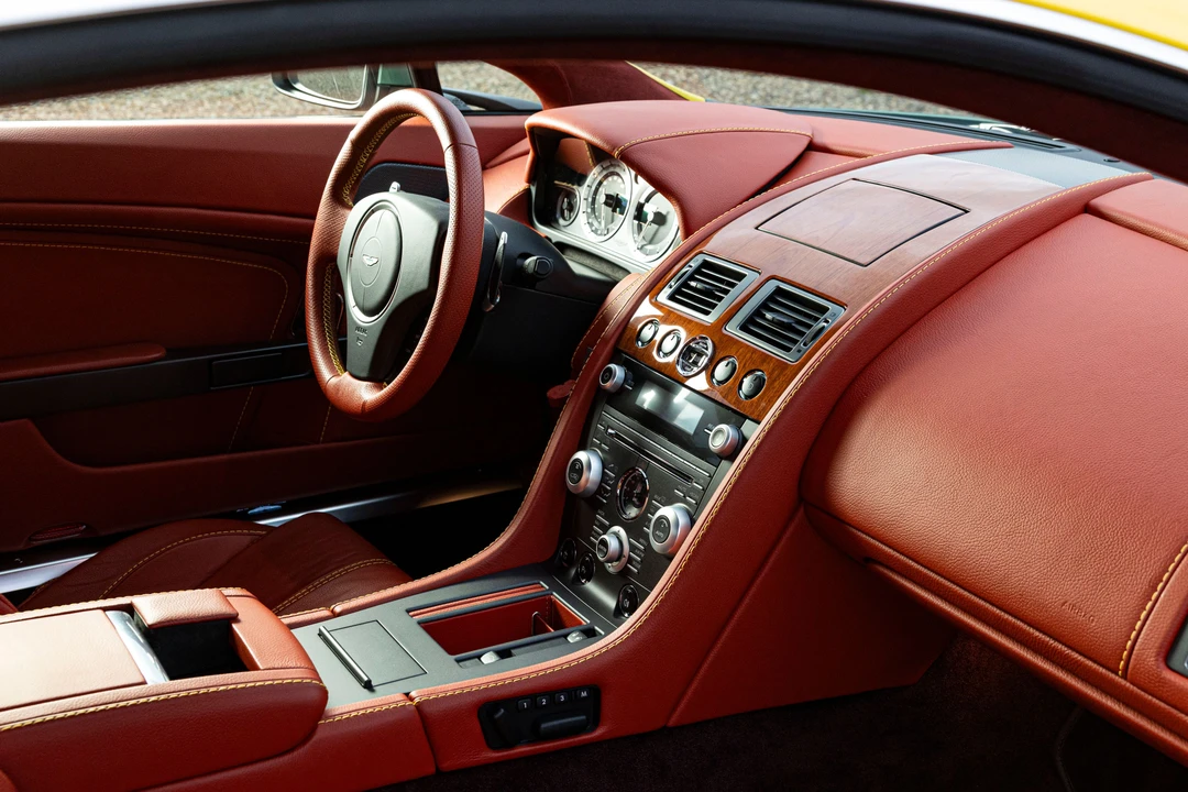 2010 Aston Martin V8 Vantage (2006-2017) - Image 17 of 24