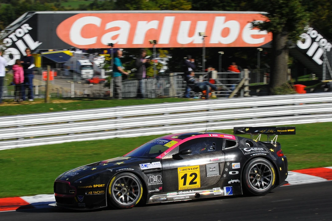 2010 Aston Martin V8 Vantage (2006-2017) - Image 5 of 31