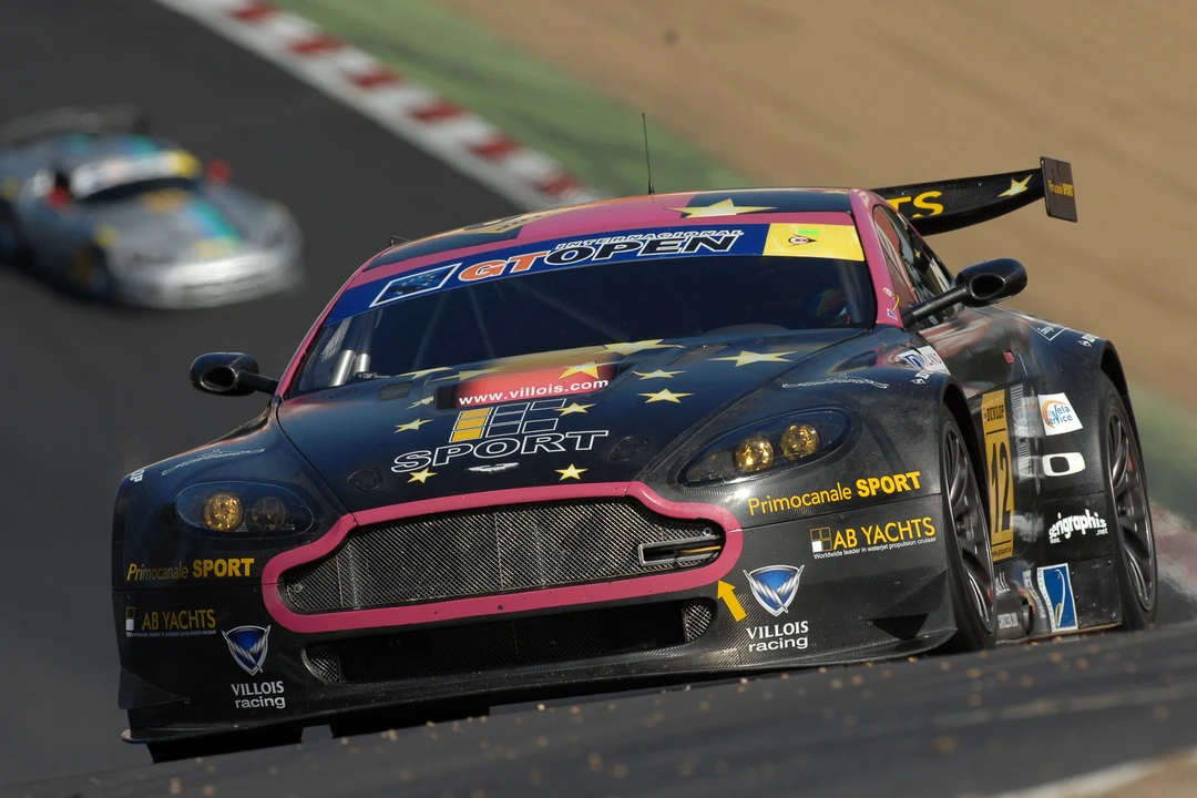 2010 Aston Martin V8 Vantage (2006-2017) - Image 4 of 31