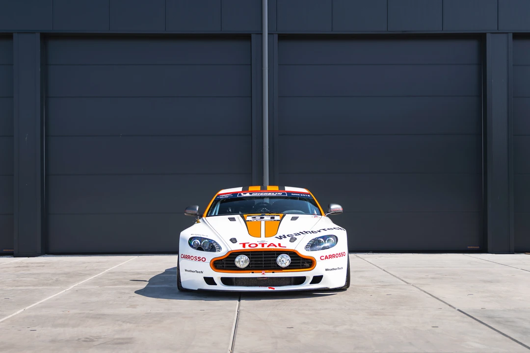 2010 Aston Martin V8 Vantage (2006-2017) - Image 2 of 31