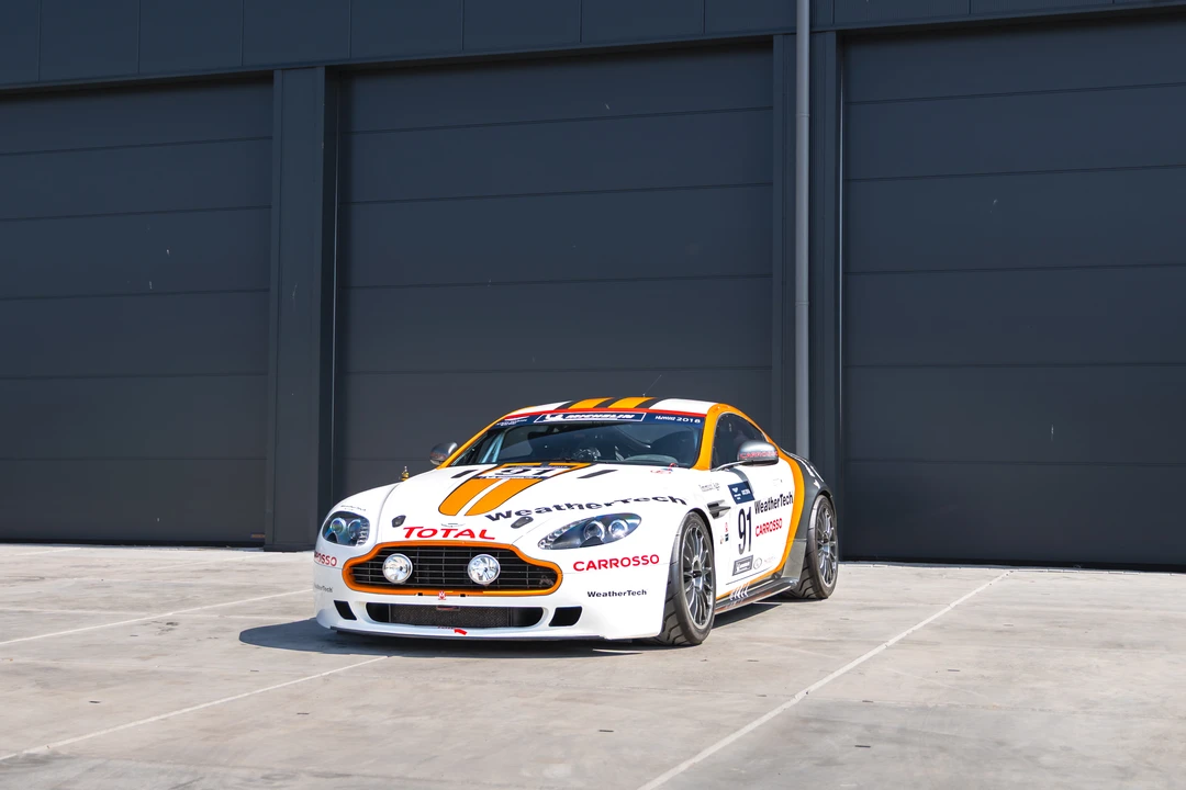 2010 Aston Martin V8 Vantage (2006-2017) - Image 25 of 31