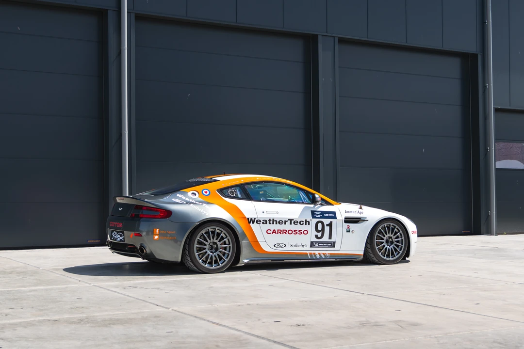2010 Aston Martin V8 Vantage (2006-2017) - Image 6 of 31