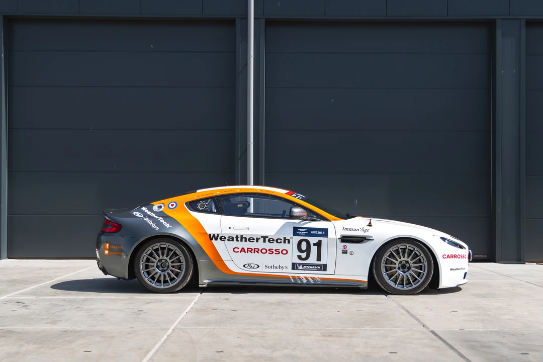 2010 Aston Martin V8 Vantage (2006-2017) - Image 5 of 31