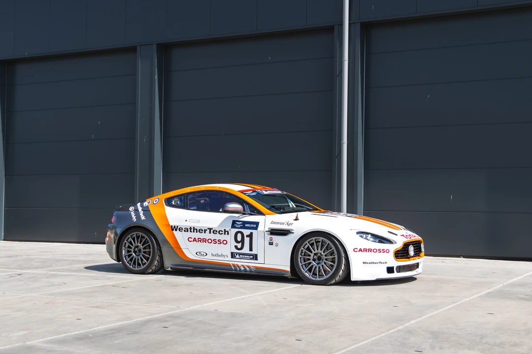 2010 Aston Martin V8 Vantage (2006-2017) - Image 4 of 31