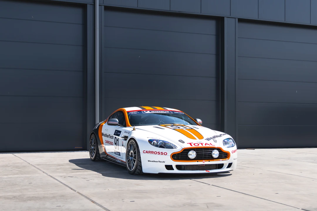 2010 Aston Martin V8 Vantage (2006-2017) - Image 3 of 31