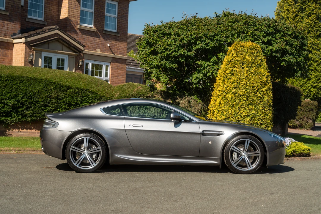 2010 Aston Martin V8 Vantage (2006-2017) - Image 8 of 31