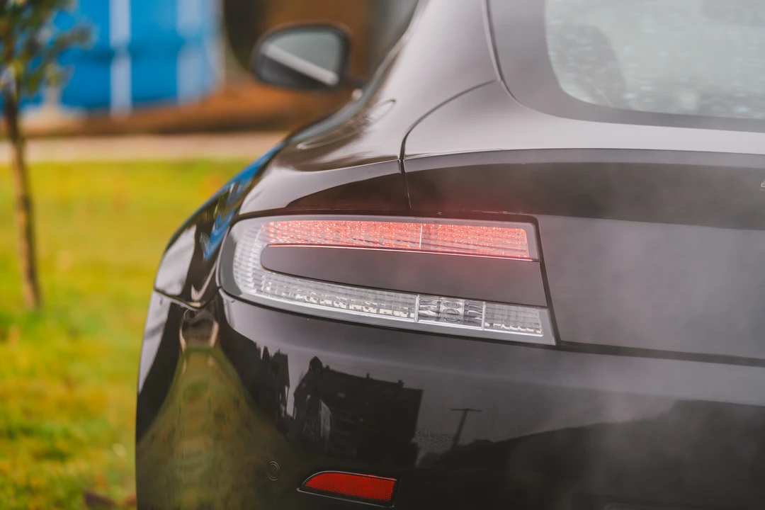 2010 Aston Martin V8 Vantage (2006-2017) - Image 28 of 31