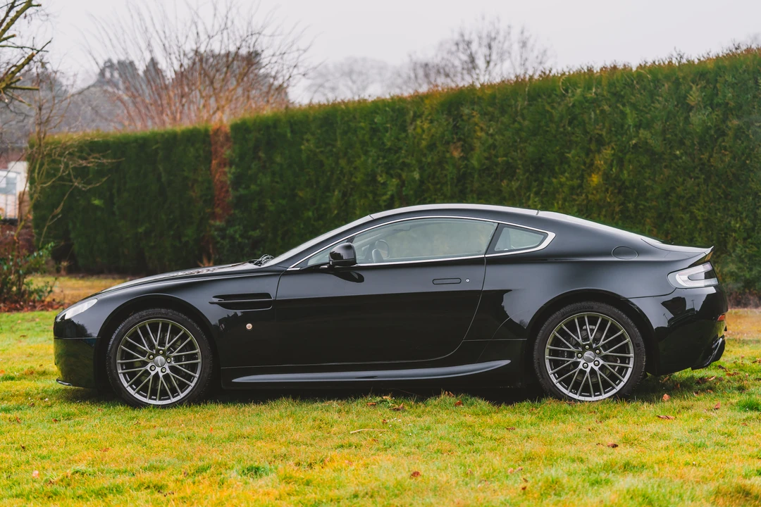 2010 Aston Martin V8 Vantage (2006-2017) - Image 8 of 31