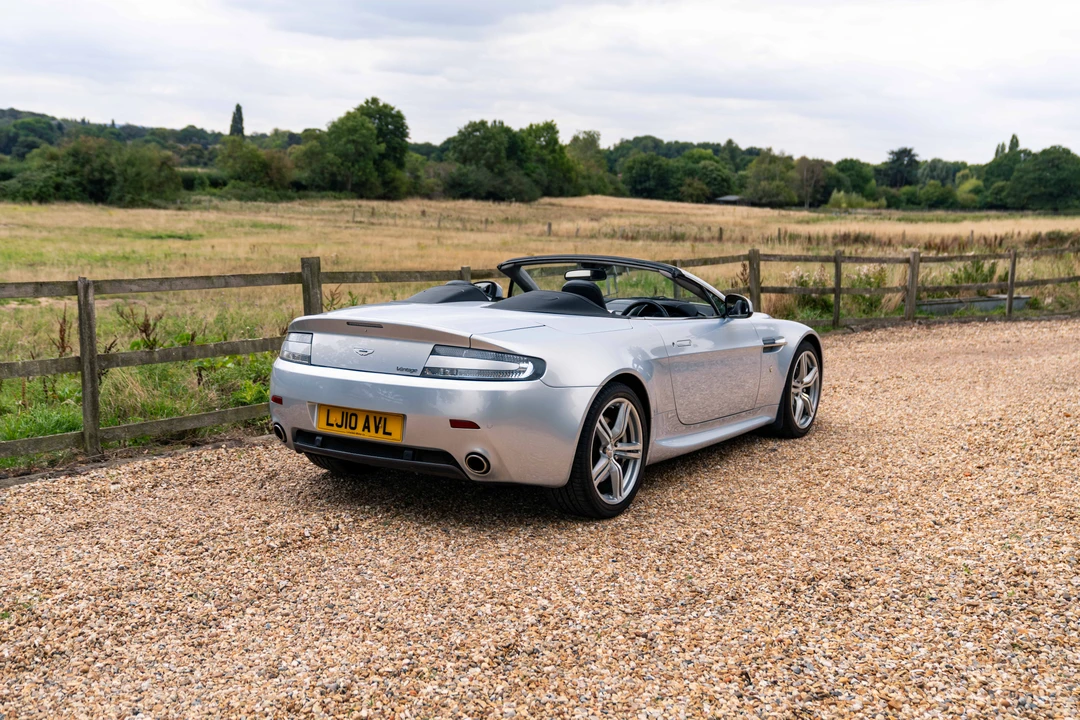 2010 Aston Martin V8 Vantage (2006-2017) - Image 15 of 31