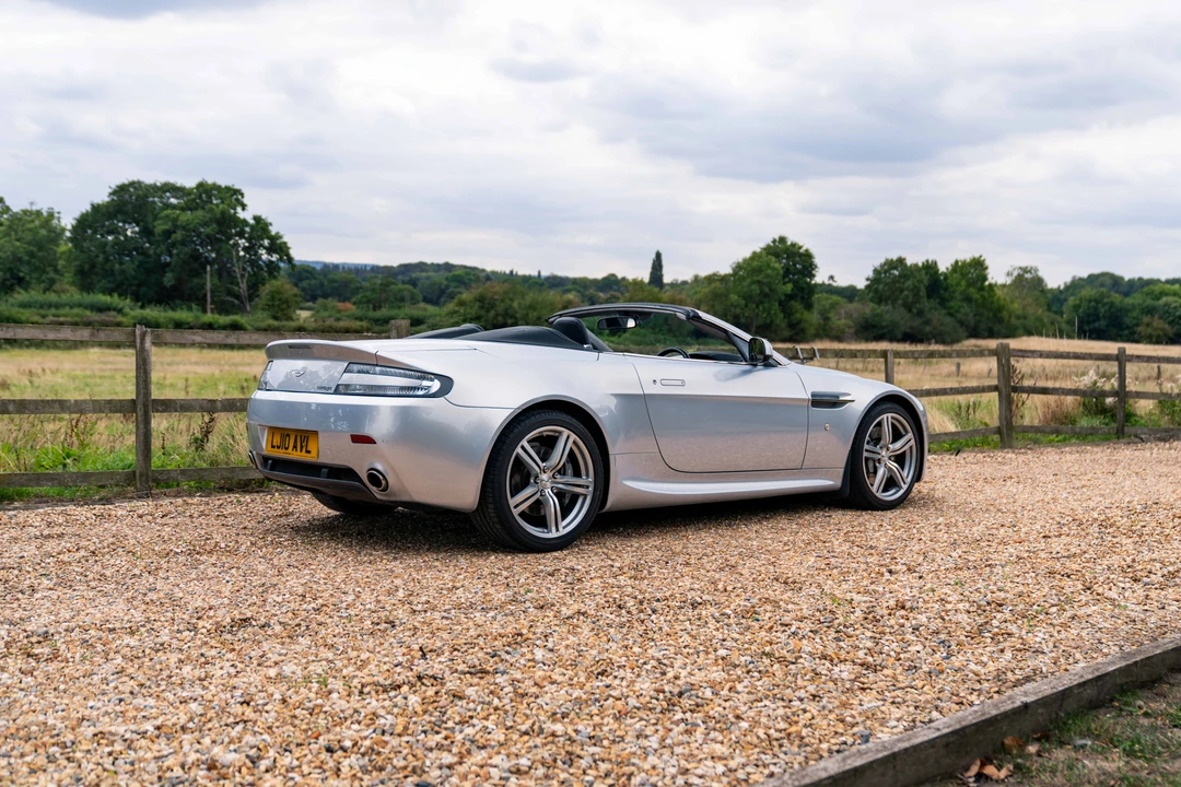 2010 Aston Martin V8 Vantage (2006-2017) - Image 24 of 31