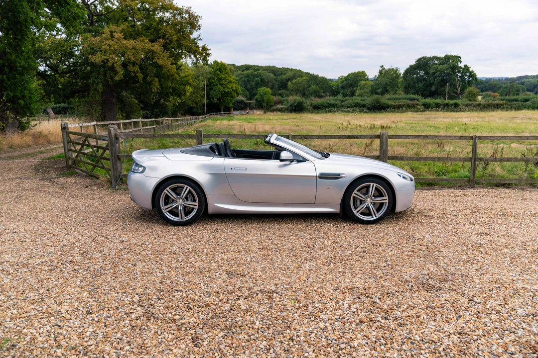 2010 Aston Martin V8 Vantage (2006-2017) - Image 16 of 31