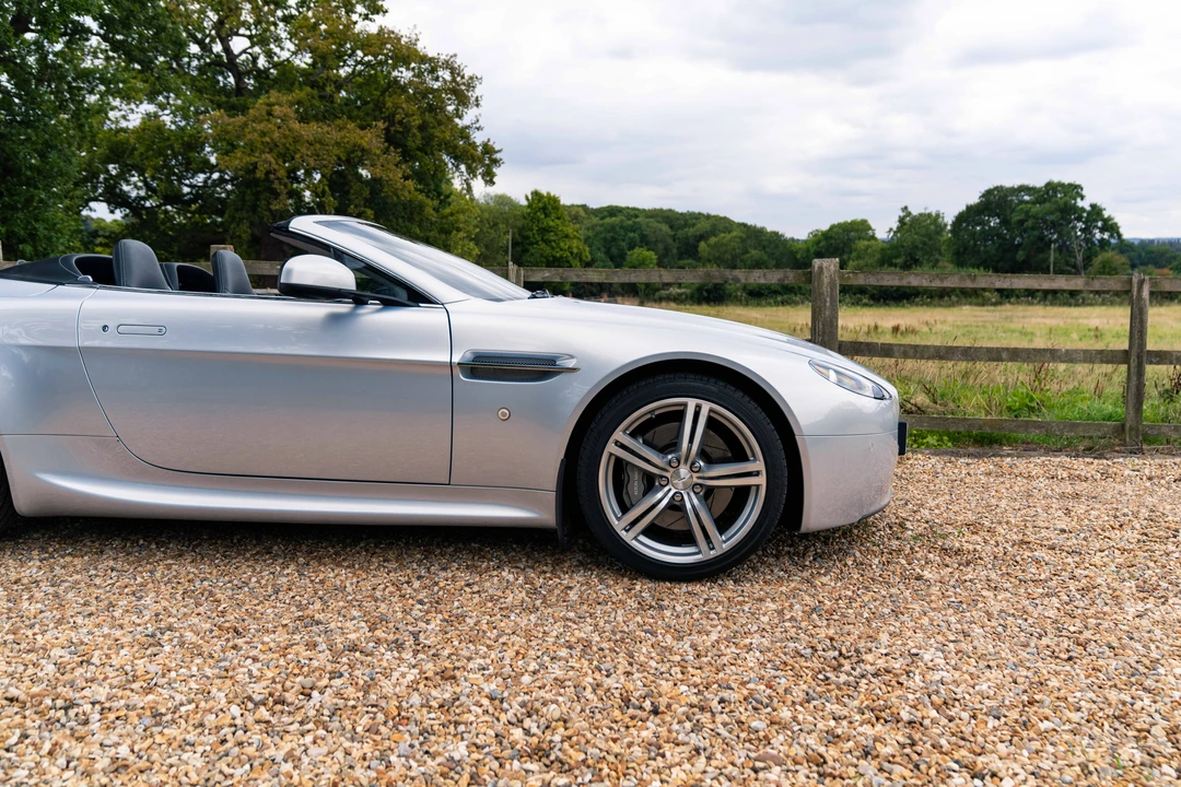 2010 Aston Martin V8 Vantage (2006-2017) - Image 30 of 31