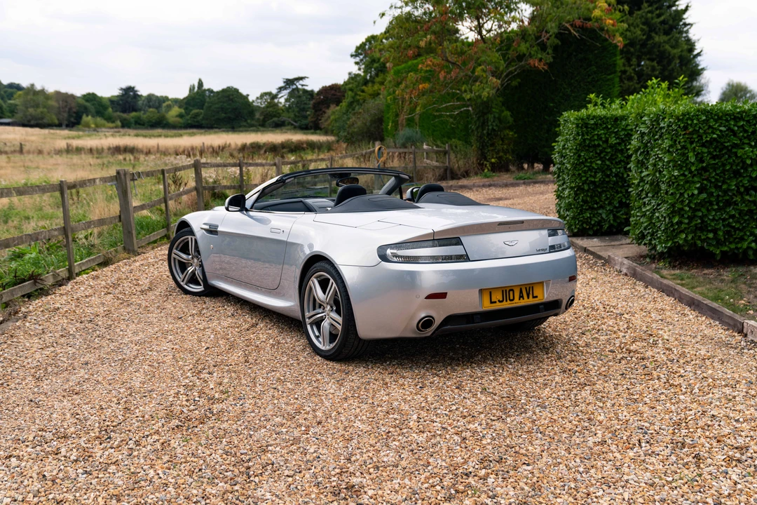 2010 Aston Martin V8 Vantage (2006-2017) - Image 13 of 31