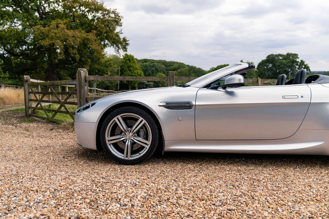 2010 Aston Martin V8 Vantage (2006-2017) - Image 31 of 31