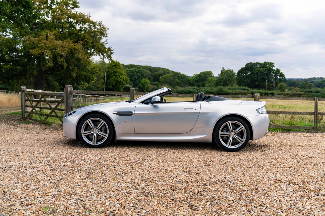 2010 Aston Martin V8 Vantage (2006-2017) - Image 4 of 31