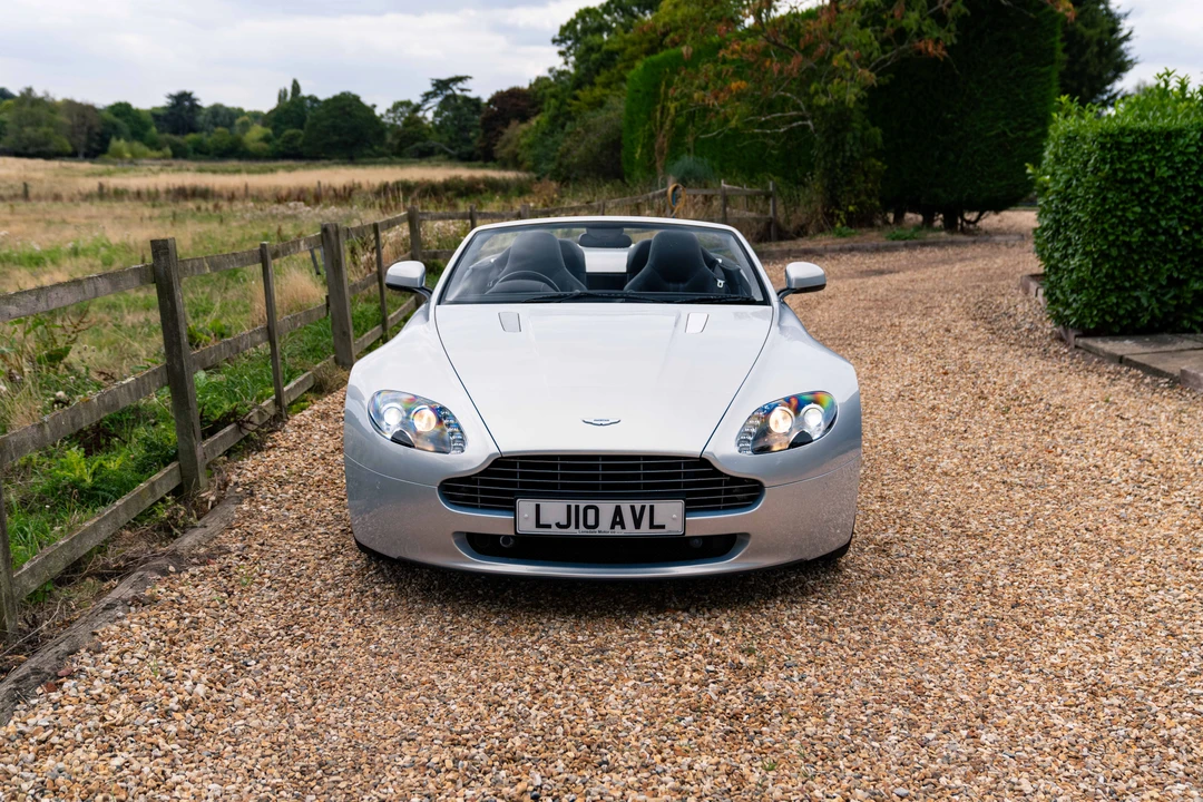 2010 Aston Martin V8 Vantage (2006-2017) - Image 10 of 31