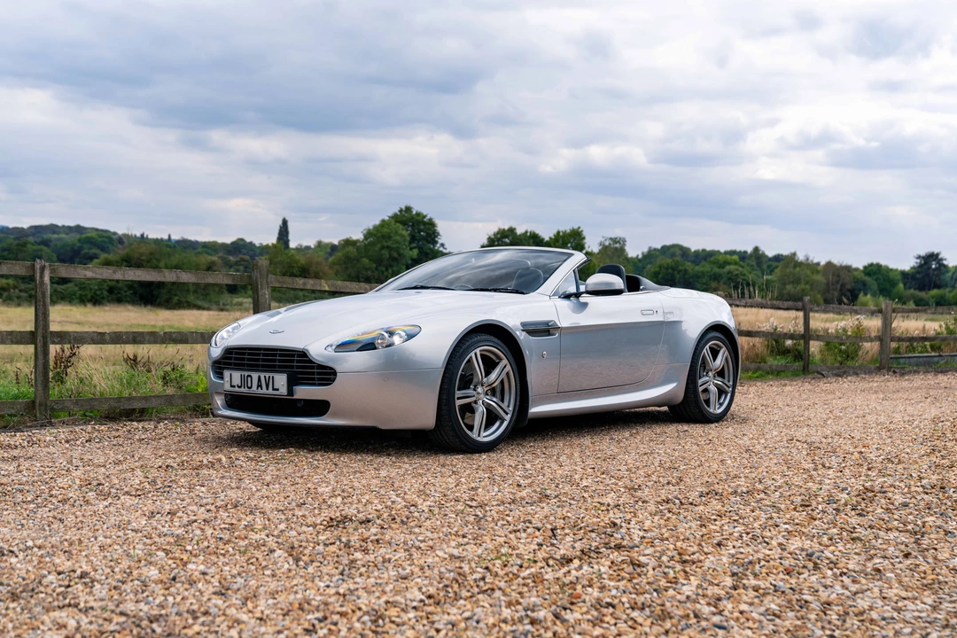 2010 Aston Martin V8 Vantage (2006-2017) - Image 11 of 31