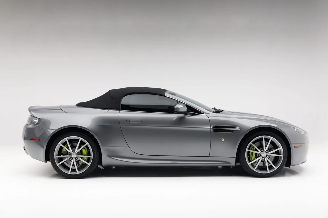 2010 Aston Martin V8 Vantage (2006-2017) - Image 12 of 31