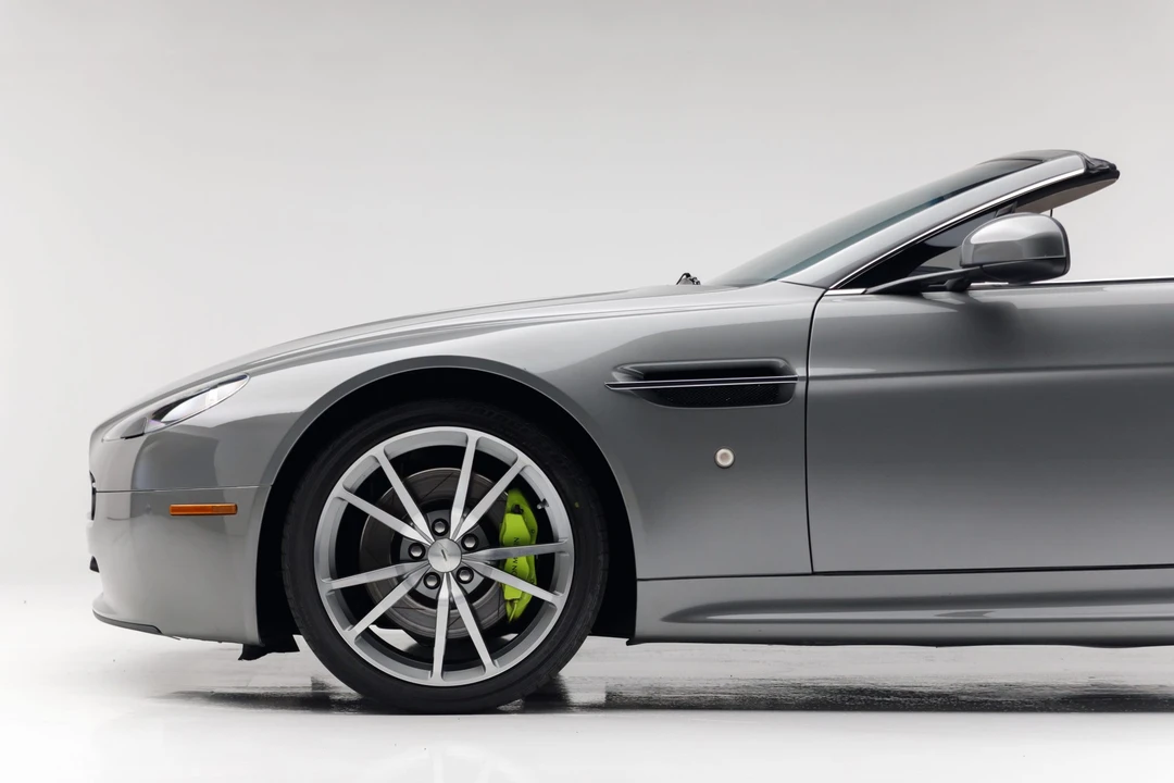 2010 Aston Martin V8 Vantage (2006-2017) - Image 13 of 31