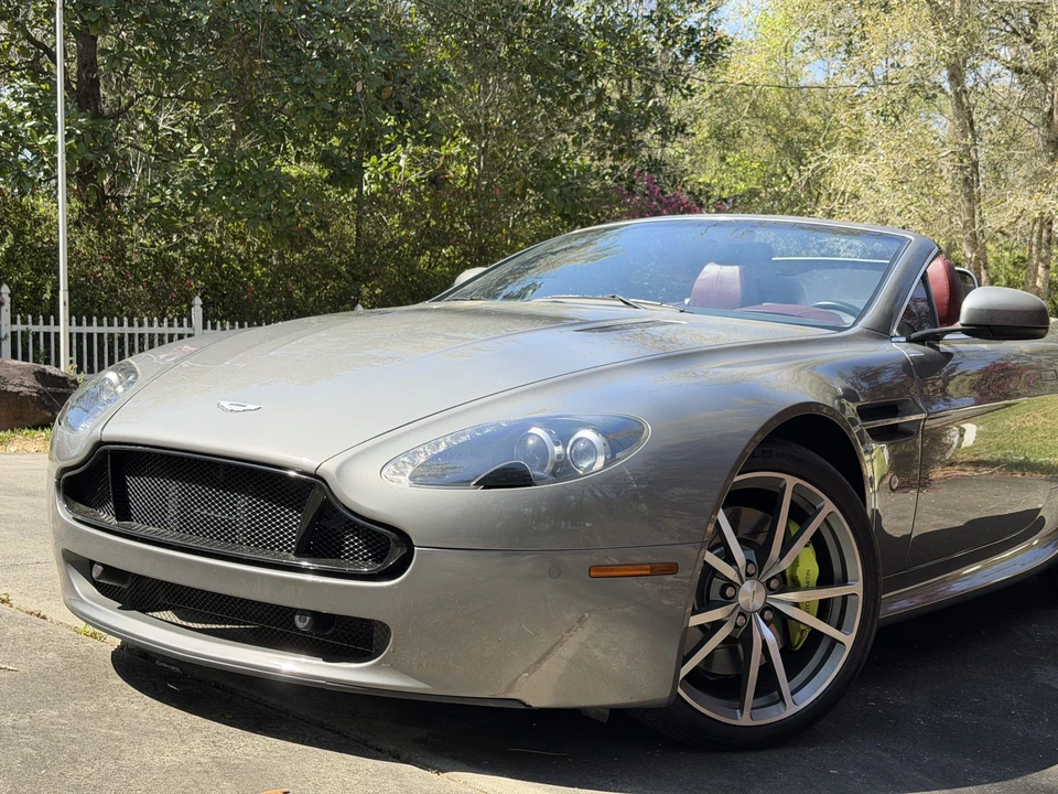 2010 Aston Martin V8 Vantage (2006-2017) - Image 10 of 31