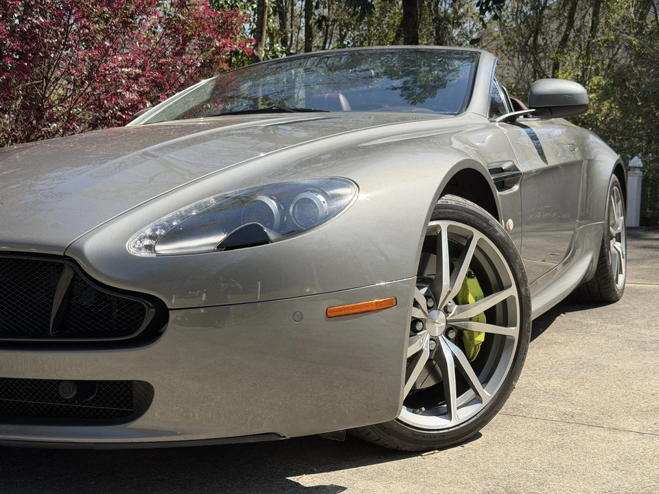 2010 Aston Martin V8 Vantage (2006-2017) - Image 9 of 31